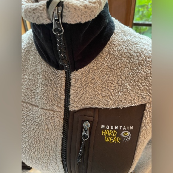 Mountain Hardware Retro women’s fleece jacket. Excellent condition! See pics - Picture 6 of 8